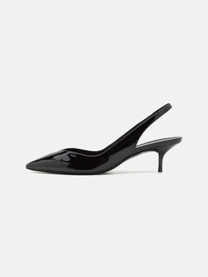 Czółenka Stuart Weitzman