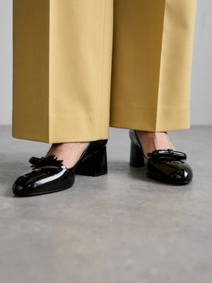 Czółenka Stuart Weitzman