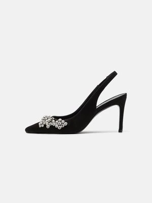 Czółenka Stuart Weitzman