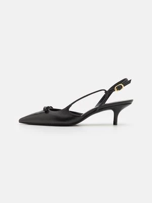 Czółenka Stuart Weitzman