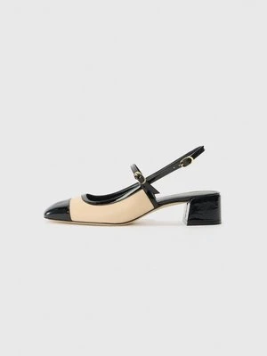 Czółenka Stuart Weitzman