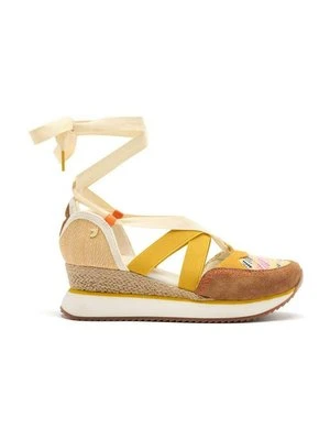 Czółenka sznurowane Gioseppo