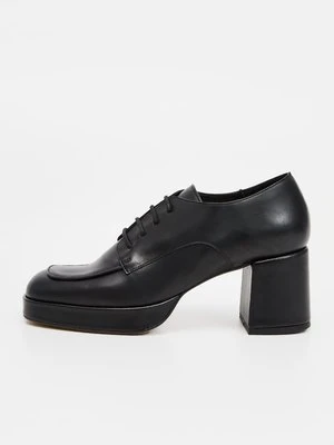 Czółenka sznurowane Jonak