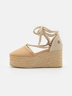 Czółenka sznurowane Tommy Hilfiger