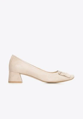 Czółenka zamszowe na słupku z marszczeniem Wittchen