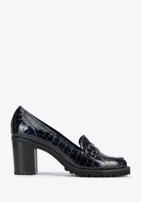 Czółenka ze skóry lakierowanej na platformie z bieżnikiem granatowe Wittchen