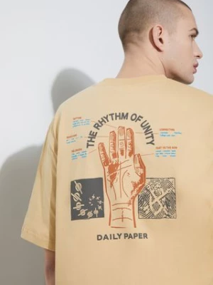 Daily Paper t-shirt bawełniany Identity SS męski kolor beżowy z nadrukiem 2411064