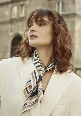 Damska apaszka jedwabna w geometryczne wzory kremowo - czarna Wittchen