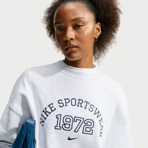Damska bluza o kroju oversize Nike Studio Fleece Medium Weight - Brązowy