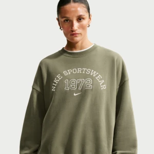 Damska bluza o kroju oversize Nike Studio Fleece Medium Weight - Zieleń