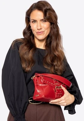 Damska crossbody z ekoskóry w dekoracyjne nity czerwona Wittchen