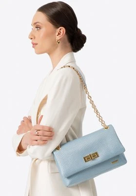 Damska crossbody z plecionki na łańcuszku niebieska Wittchen