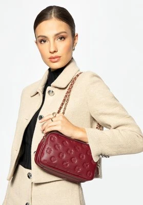 Damska crossbody ze skóry na łańcuszku bordowa Wittchen