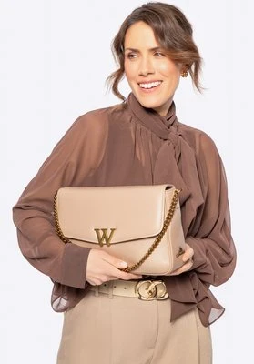 Damska crossbody ze skóry z dekoracyjnym zapięciem beżowa Wittchen