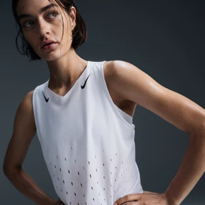 Damska koszulka bez rękawów do biegania Dri-FIT ADV Nike AeroSwift - Biel