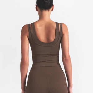 Damska koszulka bez rękawów z podwójnymi ramiączkami NikeSKIMS Matte - Brązowy