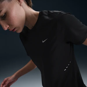 Damska koszulka z krótkim rękawem do biegania Dri-FIT Nike Swift - Czerń