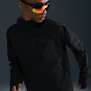 Damska kurtka do biegania Storm-FIT ADV Nike Trail - Czerń
