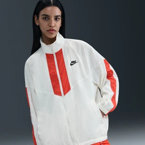 Damska kurtka o kroju oversize Nike Windrunner - Biel