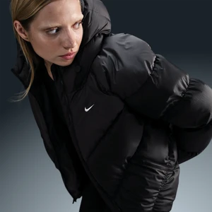 Damska kurtka o luźnym kroju Storm-FIT Nike Sportswear Windpuffer - Czerń