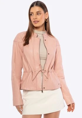 Damska kurtka skórzana z paskiem w talii różowa Wittchen