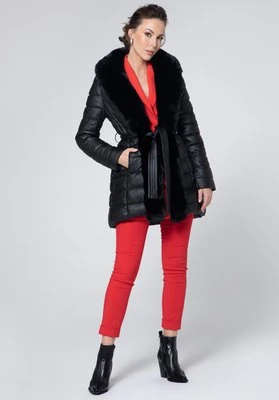 Damska kurtka z pikowanej ekoskóry z futerkiem czarna Wittchen