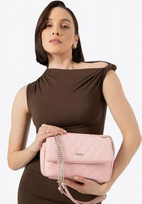 Damska listonoszka z imitacji skóry w przeszycia różowa Wittchen