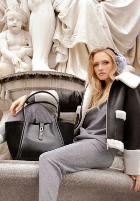 Damska shopperka z futerkowymi wstawkami czarna Wittchen