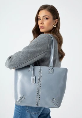 Damska shopperka z nitami i chwostem niebieska Wittchen