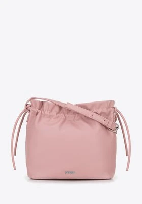 Damska torebka crossbody z dekoracyjnymi wiązaniami różowa Wittchen