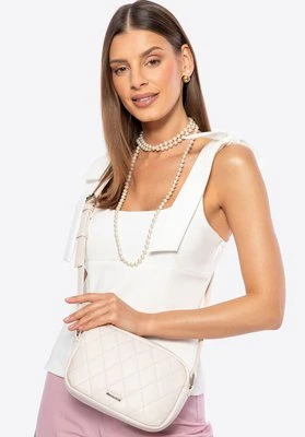 Damska torebka crossbody z imitacji skóry złamana biel Wittchen
