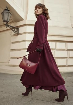 Damska torebka na ramię z imitacji skóry bordowa Wittchen