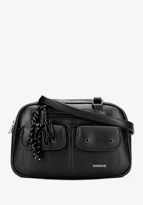 Damska torebka na ramię z imitacji skóry z kieszonkami czarna Wittchen