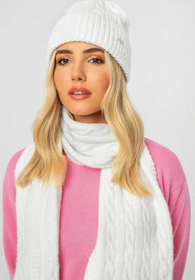 Damski komplet zimowy w warkoczowy wzór biały Wittchen