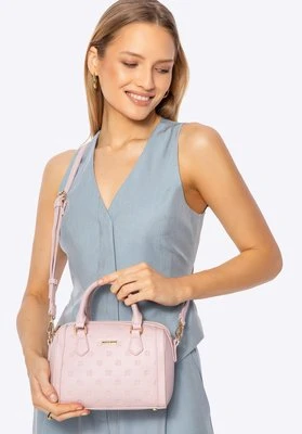 Damski kuferek z ekoskóry w sygnaturę jasnoróżowy Wittchen