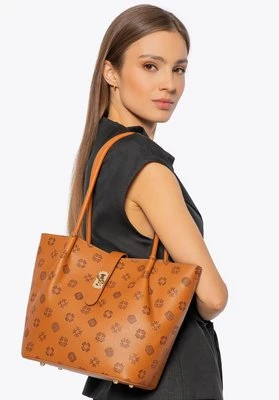 Damski kuferek z ekoskóry z tłoczoną sygnaturą duży jasny brąz Wittchen