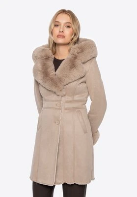 Damski płaszcz - futerko z kapturem beżowy Wittchen