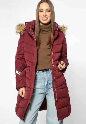 Damski płaszcz pikowany z paskiem ciemny czerwony Wittchen