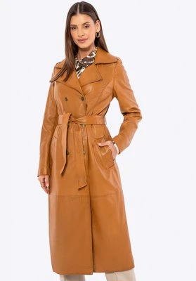 Damski płaszcz ze skóry owczej dwurzędowy karmelowy Wittchen