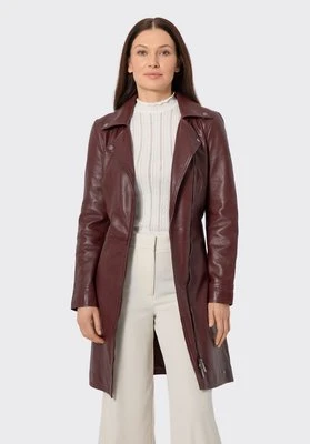 Damski płaszcz ze skóry z paskiem bordowy Wittchen