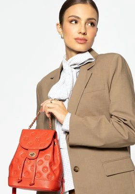 Damski plecak ze skóry z łańcuszkiem pomarańczowy Wittchen