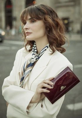 Damski portfel ze skóry lakierowanej podłużny bordowy Wittchen