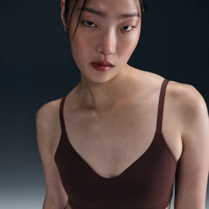 Damski stanik sportowy z wkładkami i możliwością zmiany stylizacji Nike Alate Minimalist - Brązowy