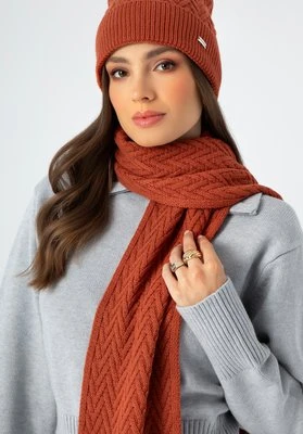 Damski szalik o splocie w jodełkę ceglasty Wittchen