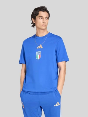 damski t-shirt o kroju regular fit z detal: „Italia” Adidas Niebieski