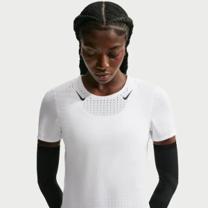 Damski top do biegania Dri-FIT ADV Nike AeroSwift - Biel