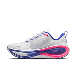 Damskie buty do biegania po asfalcie Vomero Plus SE - Biel Nike