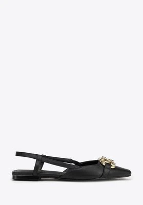 Damskie czółenka z noskiem w szpic czarne Wittchen