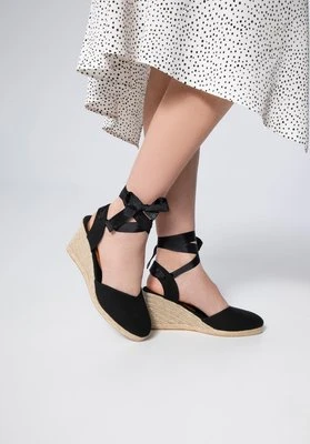 Damskie espadryle z wycięciem wiązane Wittchen