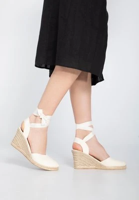 Damskie espadryle z wycięciem wiązane Wittchen